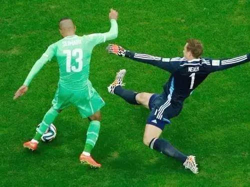  朗斯门将屡次神扑 零封强敌爆冷门  