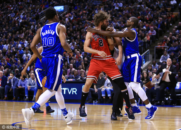  德罗赞关键罚球公牛险胜猛龙守东部前三席  