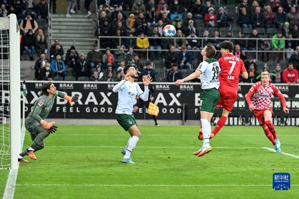  门兴格拉德巴赫传控打法惊艳德甲赛场